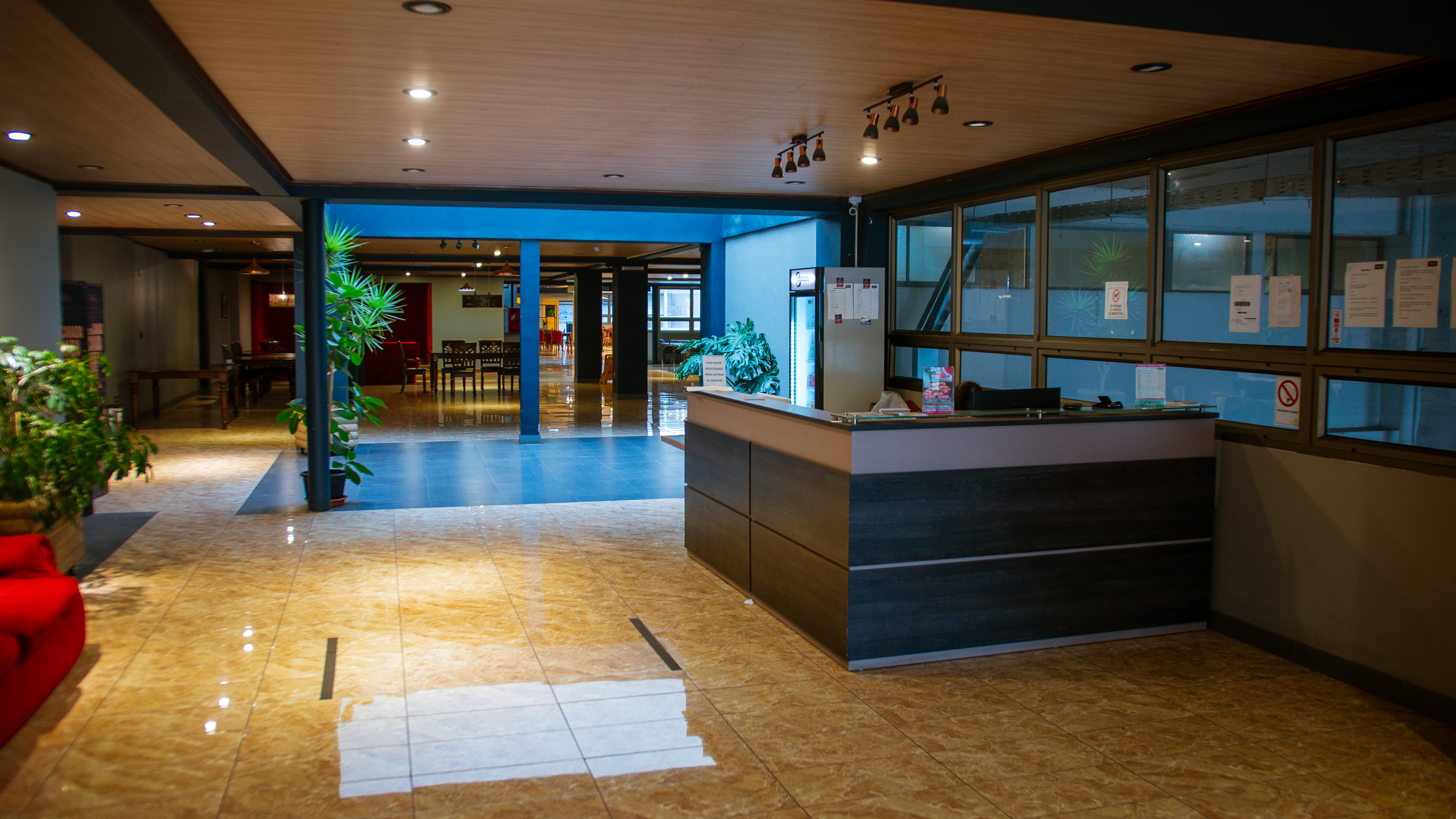 Lobby y recepción del Hotel Brasilia